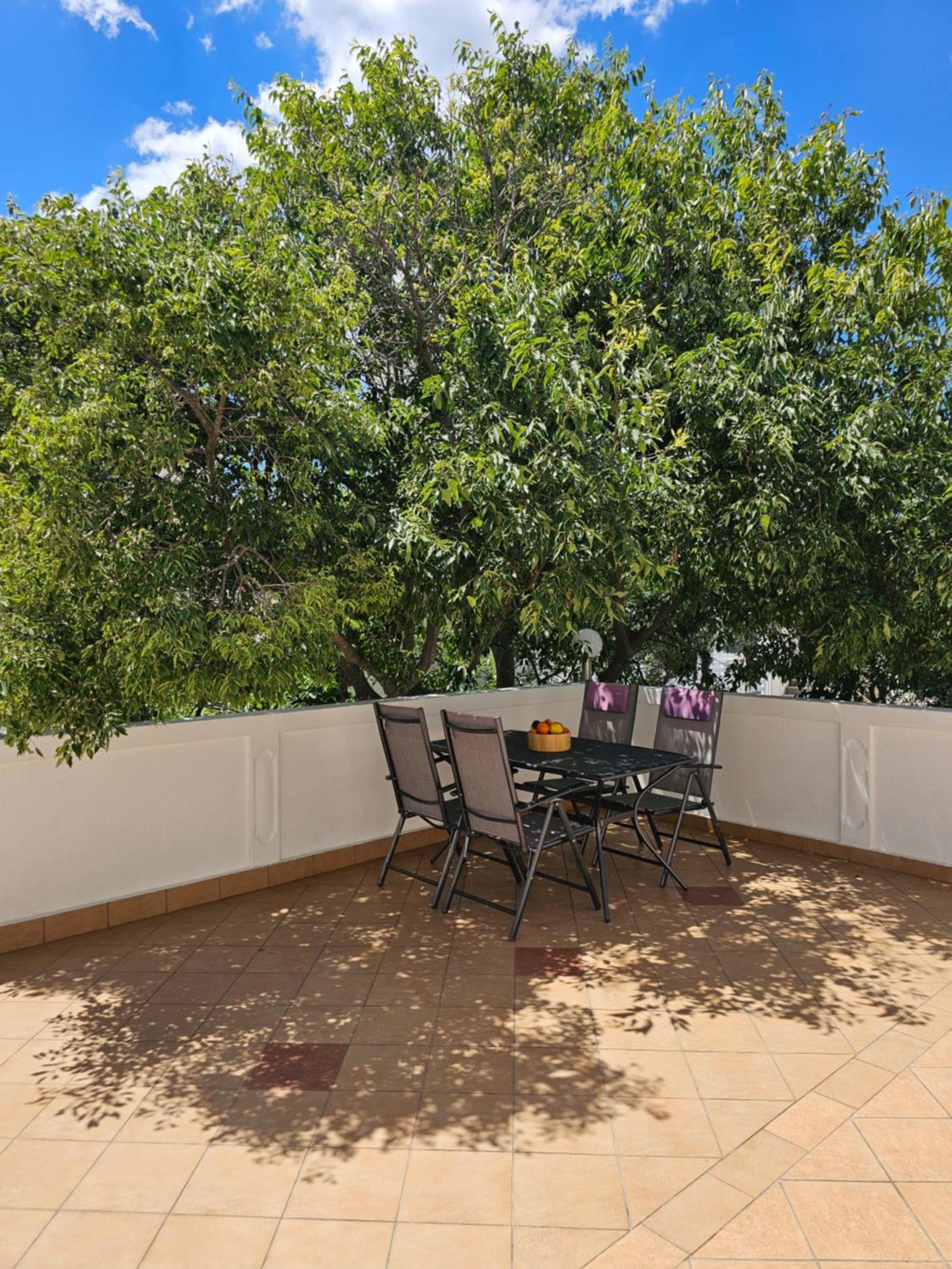 Apartmani Patača Vodice Ruang foto