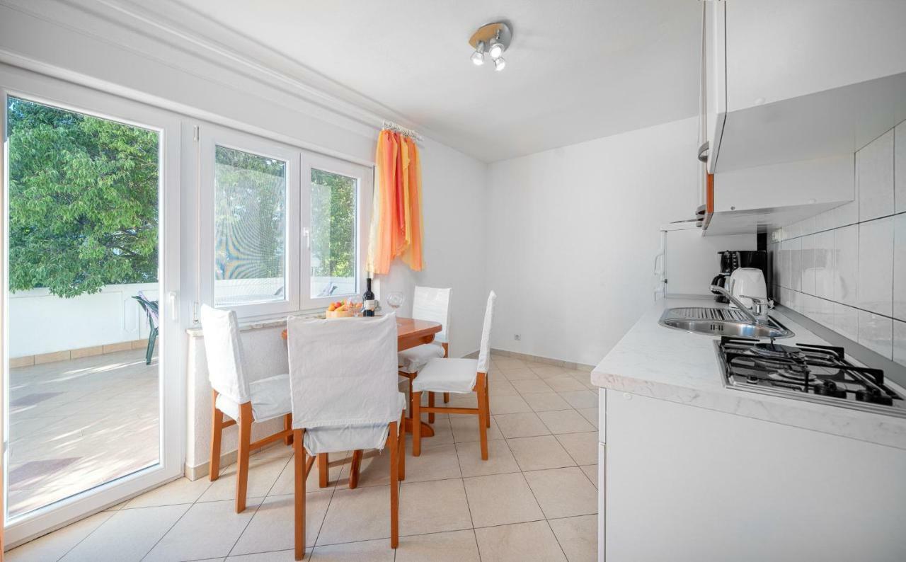 Apartmani Patača Vodice Bagian luar foto