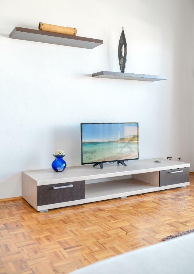 Apartmani Patača Vodice Bagian luar foto